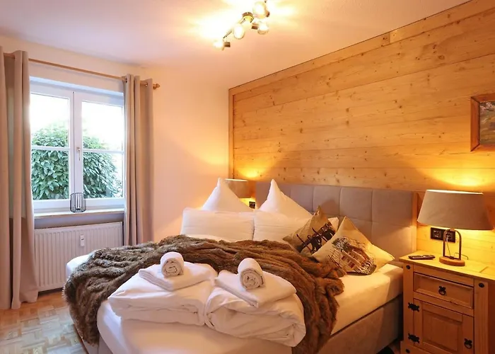 'Chalet-Style' ruhige&zentrale 3-Raum-Suite direkt am Kurpark Oberstdorf